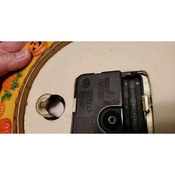 Fall Autumn Westminster Quartz Decorative Wall Clock Leaves Pumpkins Leaf - Picture 3 of 4